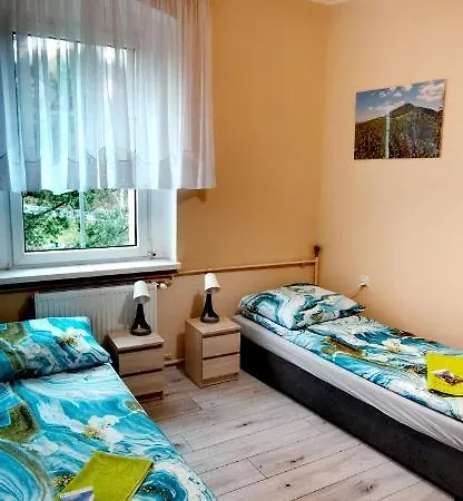 아파트 Milka W Dusznikach Zdroju 두슈니키 즈드로지